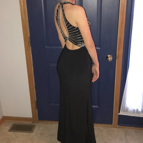 Prom dress, wore once perfect condition. PROM SEASON GIRLS - Picture 6 of 9